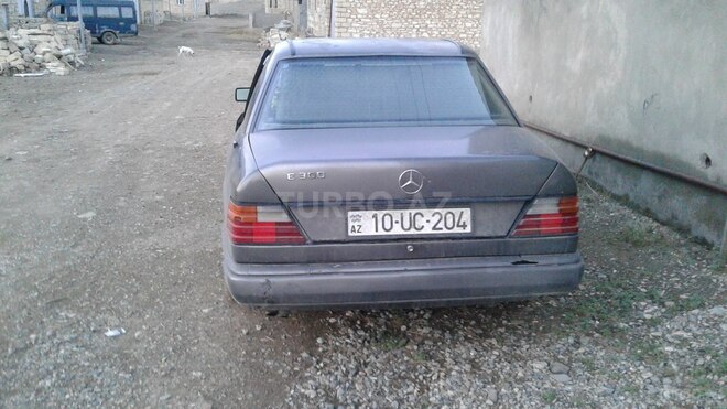 Mercedes E 300 1988, 282,000 km - 3.0 l - Gəncə