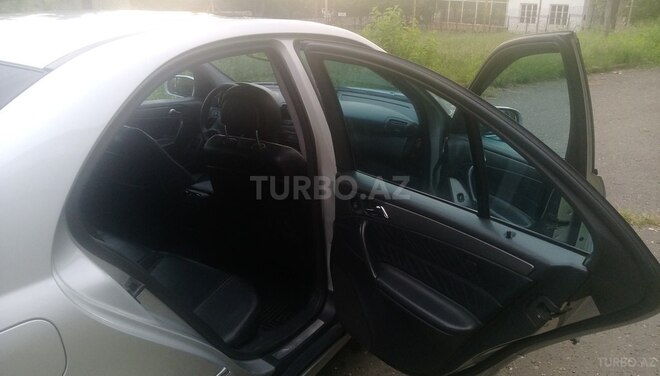 Mercedes E 240 2000, 188,500 km - 2.1 l - Şəki