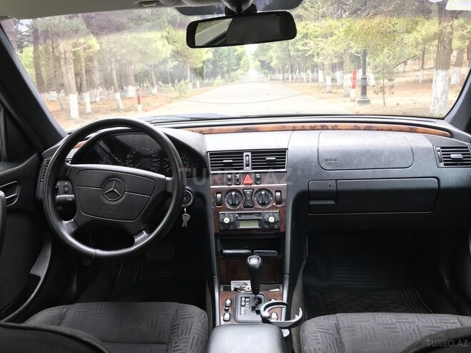 Mercedes C 200 1998, 324,000 km - 2.0 l - Bakı