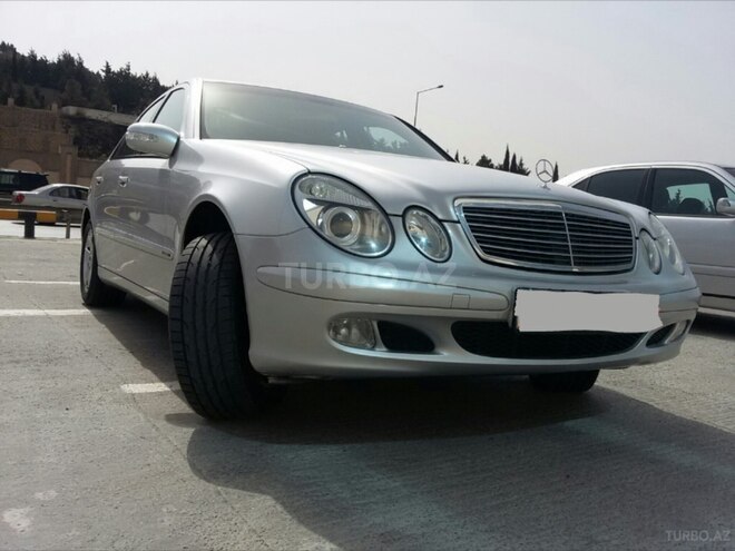 Mercedes E 220 2002, 292,000 km - 2.2 l - Bakı