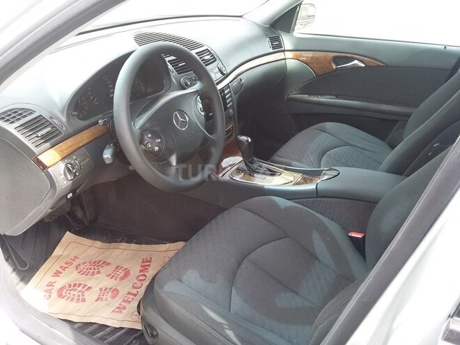 Mercedes E 220 2002, 292,000 km - 2.2 l - Bakı