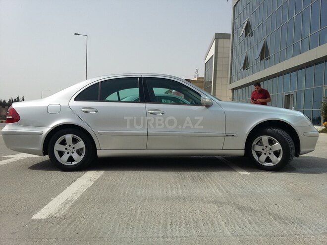 Mercedes E 220 2002, 292,000 km - 2.2 l - Bakı