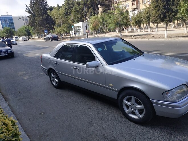 Mercedes C 220 1995, 235,000 km - 2.2 л - Sumqayıt