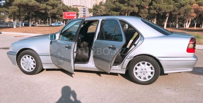 Mercedes C 200 1998, 140,000 km - 2.0 l - Bakı