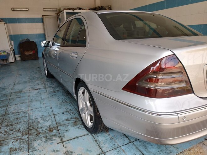 Mercedes C 220 2001, 402,880 km - 2.2 l - Bakı