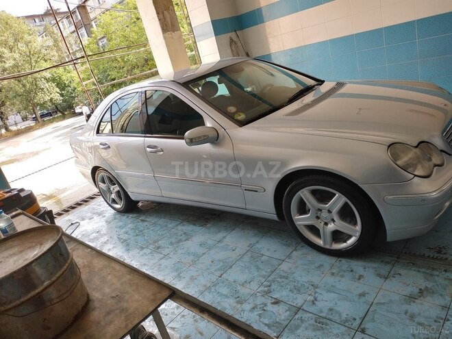 Mercedes C 220 2001, 402,880 km - 2.2 l - Bakı