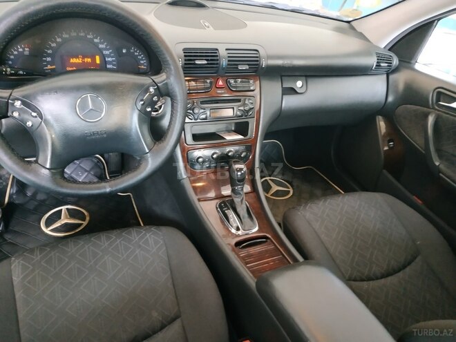 Mercedes C 220 2001, 335,080 km - 2.2 l - Bakı