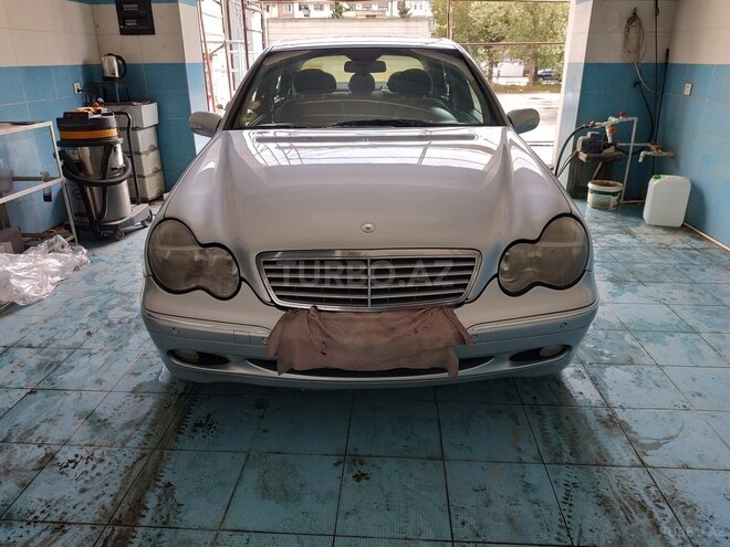 Mercedes C 220 2001, 335,080 km - 2.2 l - Bakı