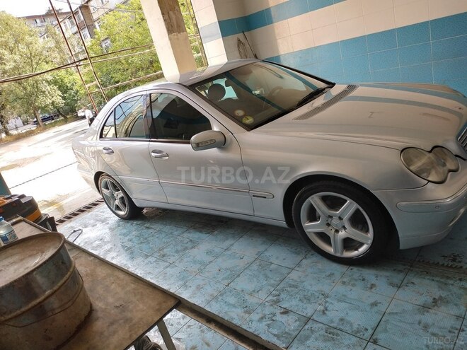 Mercedes C 220 2001, 335,080 km - 2.2 l - Bakı