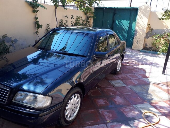 Mercedes C 220 1997, 406,000 km - 2.2 l - Sumqayıt