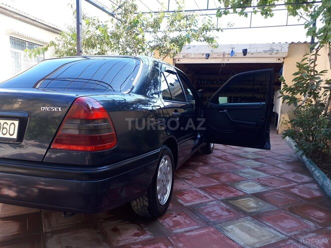 Mercedes C 220 1997, 406,000 km - 2.2 l - Sumqayıt