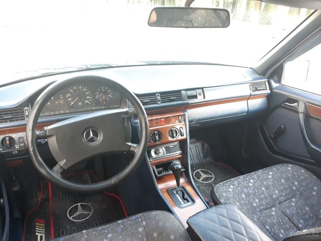 Mercedes E 250 1991, 310,000 km - 0.3 l - Bakı