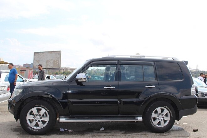 Mitsubishi Pajero 2007, 180,000 km - 3.0 l - Bakı