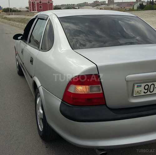 Opel Vectra 1998, 172,000 km - 1.8 л - Bakı