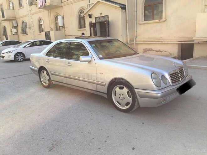 Mercedes E 240 1999, 320,000 km - 2.4 l - Bakı