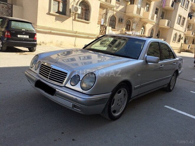 Mercedes E 240 1999, 320,000 km - 2.4 l - Bakı