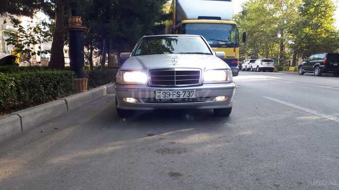 Mercedes C 180 2000, 215,767 km - 1.8 l - Yevlax