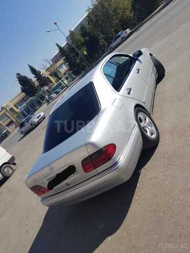Mercedes E 240 1999, 276,000 km - 2.4 л - Gəncə