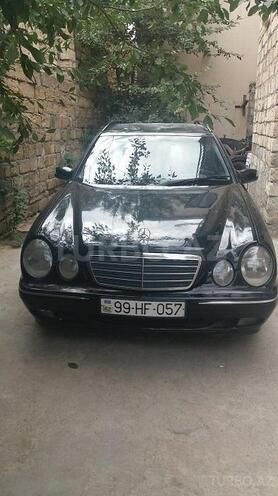 Mercedes E 220 2000, 310,000 km - 2.2 л - Bakı