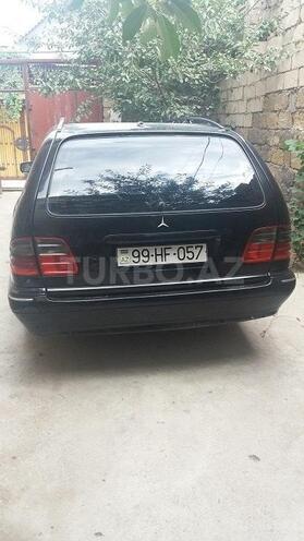 Mercedes E 220 2000, 310,000 km - 2.2 л - Bakı