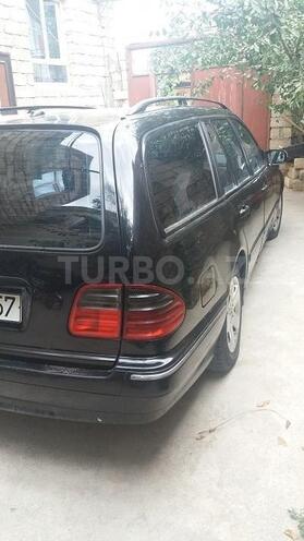 Mercedes E 220 2000, 310,000 km - 2.2 л - Bakı