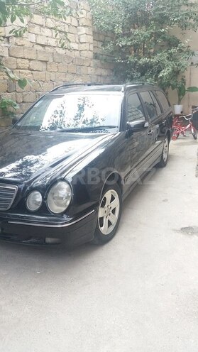 Mercedes E 220 2000, 310,000 km - 2.2 л - Bakı