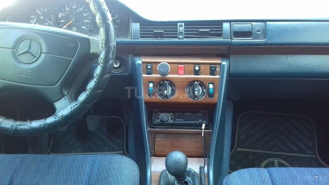 Mercedes  1990, 286,213 km - 2.0 л - Salyan
