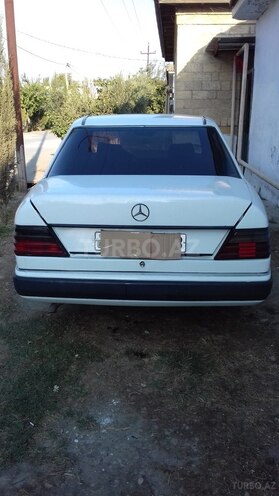 Mercedes  1990, 286,213 km - 2.0 л - Salyan