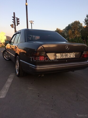 Mercedes E 300 1992, 223,900 km - 3.0 l - Qəbələ
