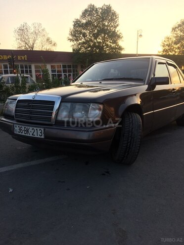 Mercedes E 300 1992, 223,900 km - 3.0 l - Qəbələ