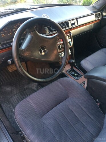Mercedes E 300 1992, 223,900 km - 3.0 l - Qəbələ