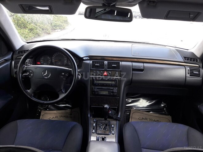 Mercedes E 270 1999, 273,000 km - 2.7 l - Bakı