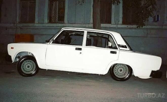 LADA (VAZ) 2107 2003, 350 km - 0.2 л - Salyan