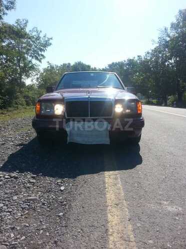 Mercedes E 200 1992, 398,452 km - 2.0 л - Oğuz