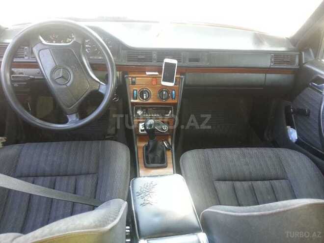 Mercedes E 200 1992, 398,452 km - 2.0 л - Oğuz