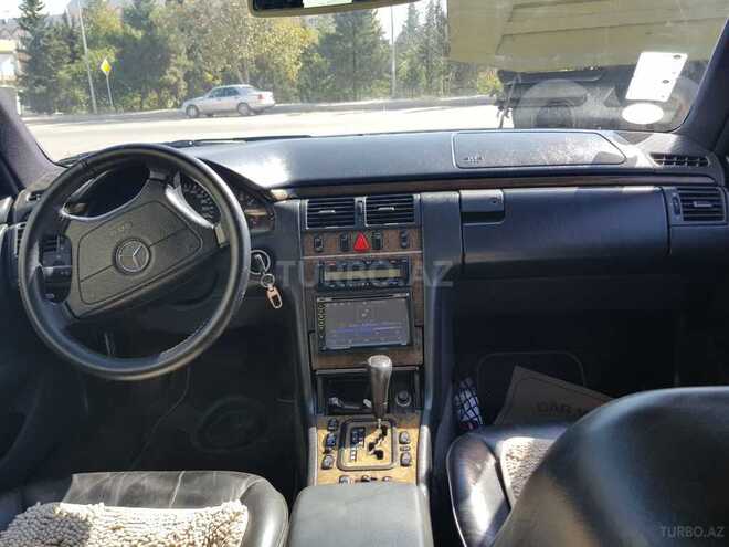 Mercedes E 240 1999, 276,000 km - 2.4 л - Gəncə