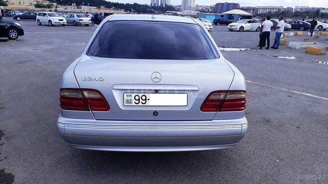 Mercedes E 240 1999, 257,080 km - 2.4 l - Bakı