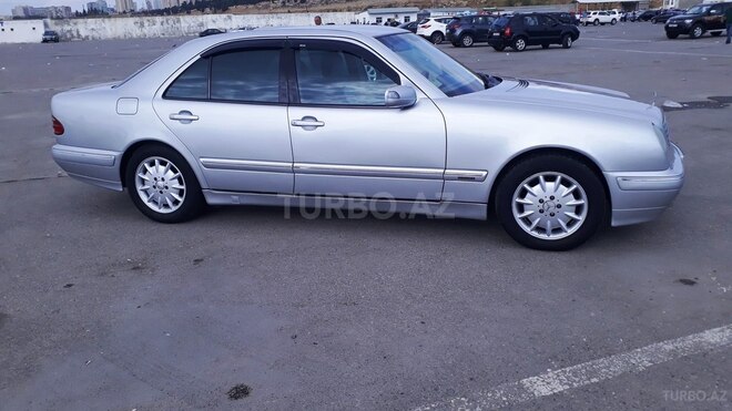 Mercedes E 240 1999, 257,080 km - 2.4 l - Bakı