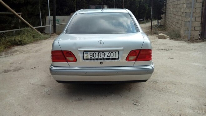 Mercedes E 240 1998, 286,000 km - 2.4 l - Bakı