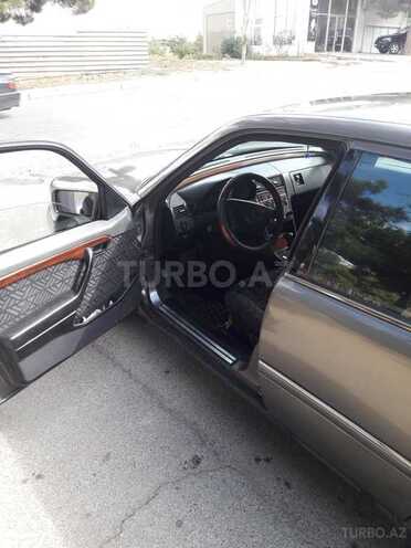 Mercedes C 180 1993, 297,000 km - 1.8 l - Bakı
