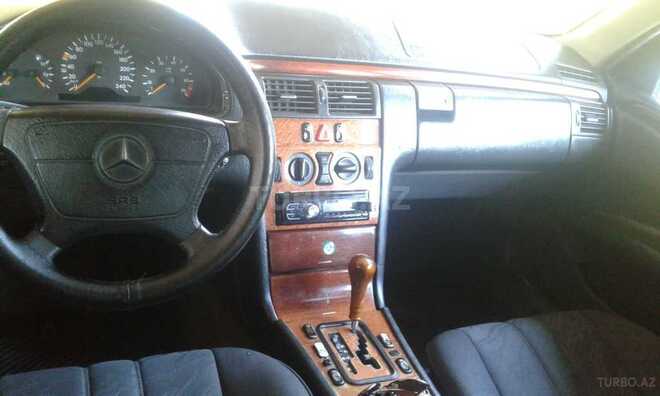 Mercedes E 240 1998, 368,000 km - 2.4 l - Masallı