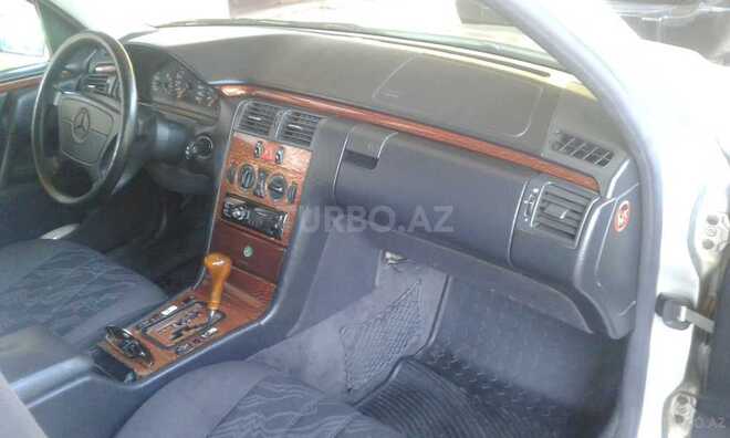 Mercedes E 240 1998, 368,000 km - 2.4 l - Masallı