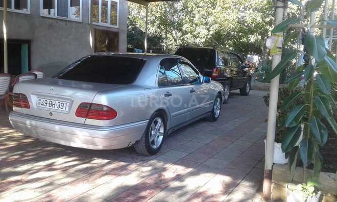Mercedes E 240 1998, 368,000 km - 2.4 l - Masallı
