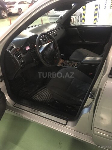 Mercedes E 220 2001, 436,000 km - 2.2 л - Bakı