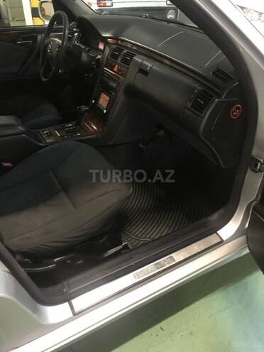 Mercedes E 220 2001, 436,000 km - 2.2 л - Bakı