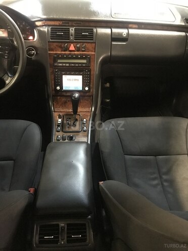 Mercedes E 220 2001, 436,000 km - 2.2 л - Bakı