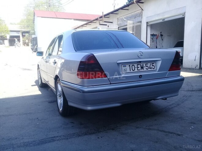 Mercedes C 230 1999, 190,000 km - 2.3 l - Qax