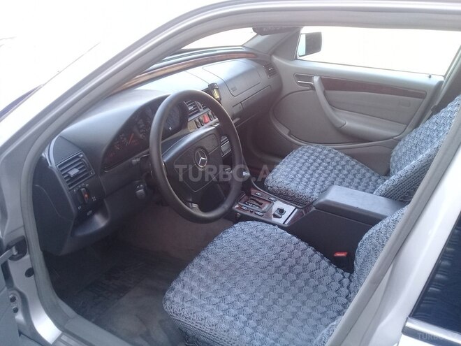 Mercedes C 230 1999, 190,000 km - 2.3 l - Qax