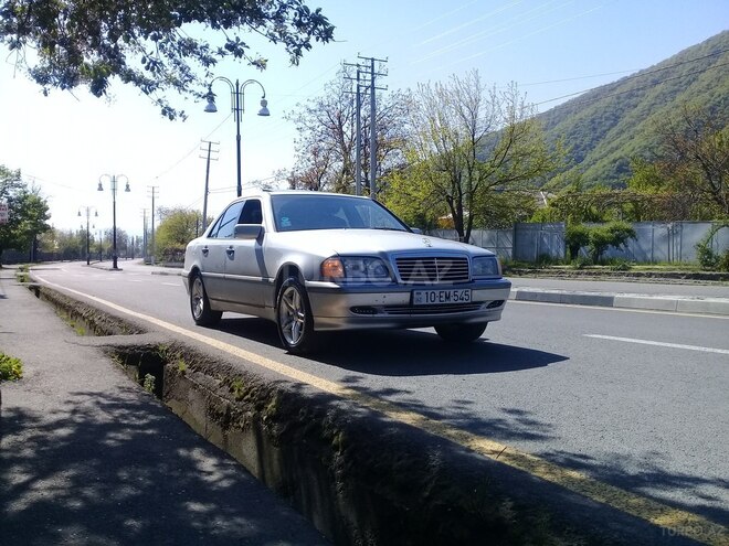 Mercedes C 230 1999, 190,000 km - 2.3 l - Qax