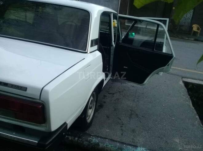 LADA (VAZ) 2107 1999, 120,000 km - 1.6 л - Qax